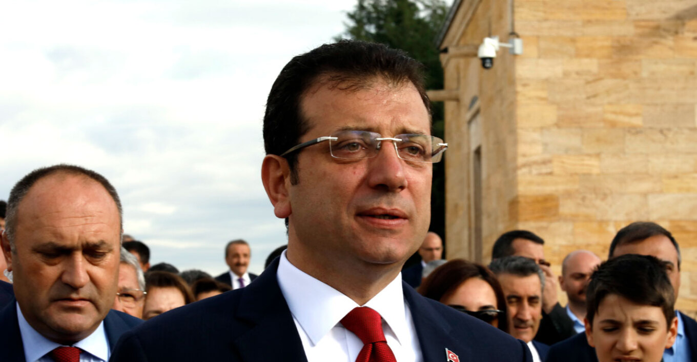 Αυτή την εβδομάδα, ο πρώην δήμαρχος Κωνσταντινούπολης καλείται και πάλι να λογοδοτήσει ενώπιον της τουρκικής Δικαιοσύνης – μία εξέλιξη