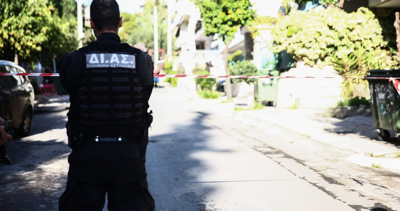 Σοβαρό περιστατικό σημειώθηκε σήμερα γύρω στις 9 το πρωί στην περιοχή της Αργυρούπολης, όταν δύο οδηγοί έστησαν καβγά