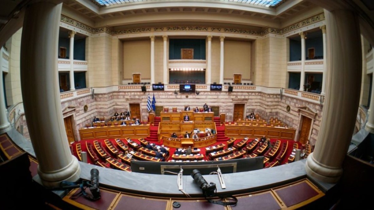 Ανάλυση των ρευστών ισορροπιών στην εγχώρια πολιτική σκηνή. Πώς οι εσωκομματικές διεργασίες και η εκλογική συμπεριφορά διαμορφώνουν το νέο σκηνικό