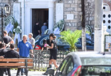 Αίγιο: Ράγισαν καρδιές στο τελευταίο αντίο στην Μαρία και τον Ολύμπιο-Απολογείται αυτή την ώρα ο 65χρονος Ιταλός και βασικός ύποπτος του διπλού φονικού