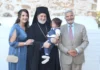 Λαμπερή βάφτιση με πολιτικές αποχρώσεις στο Λαγονήσι: Ο Γιώργος Πατούλης και η Νάνσυ Κοιλού βάπτισαν τον μικρό Νικόλαο